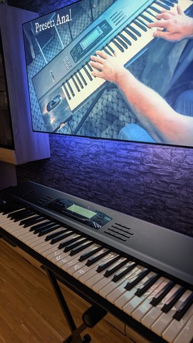Korg synthesizer - 01/w,